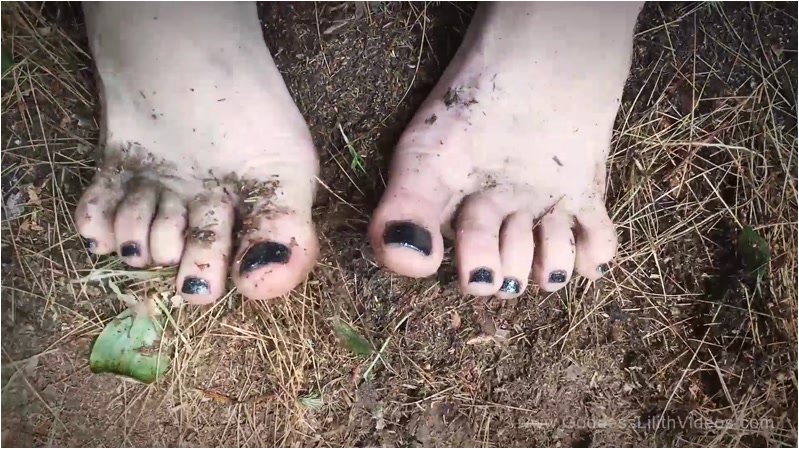 Goddess Lilith - 10 Minutes Of Filthy Festival Feet