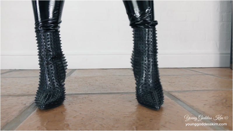 Young Goddess Kim - Suffer To Worship My Spiky Boots